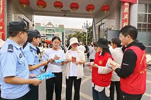 鼻部骨折后复出！八村塁今日赛前热身佩戴面具